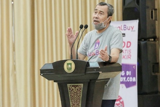 Gubernur Riau, Syamsuar saat launching jualBuy.com (foto: dok/riau24group)