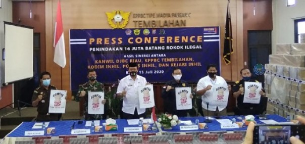 Kepala BC Tembilahan bersama unsur terkait usai press confrence