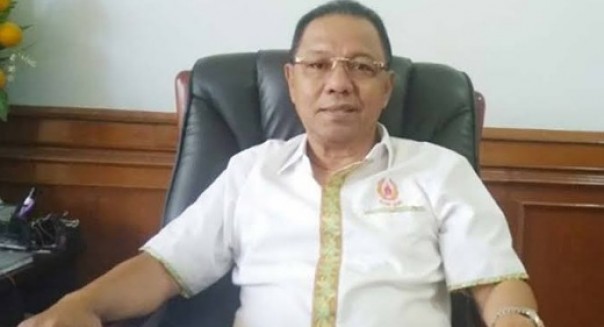 Ketua KONI Riau, Emrizal Pakis