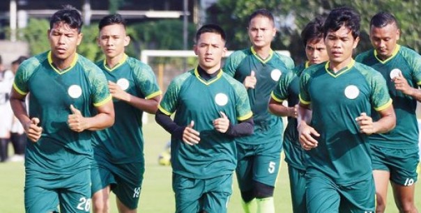 Sejumlah pemain AA Tiga Naga saat menjalani latihan sebelum pandemi Covid-19