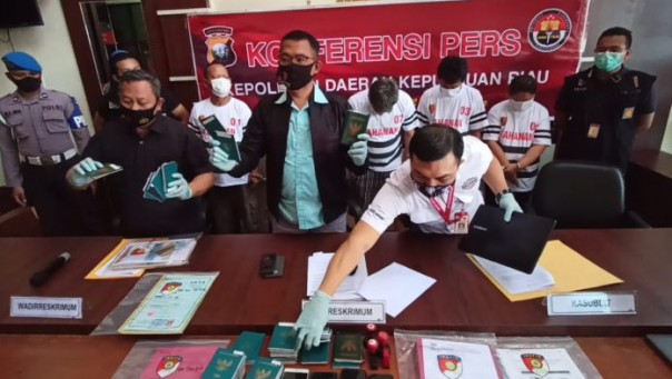 Polda kepri tetapkan 5 tersangka pembunuhan dan pekerja paksa di kapalcina/suryakerpi