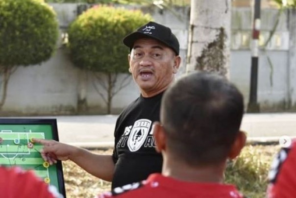Pelatih Kepala PSPS Riau, Raja Isa