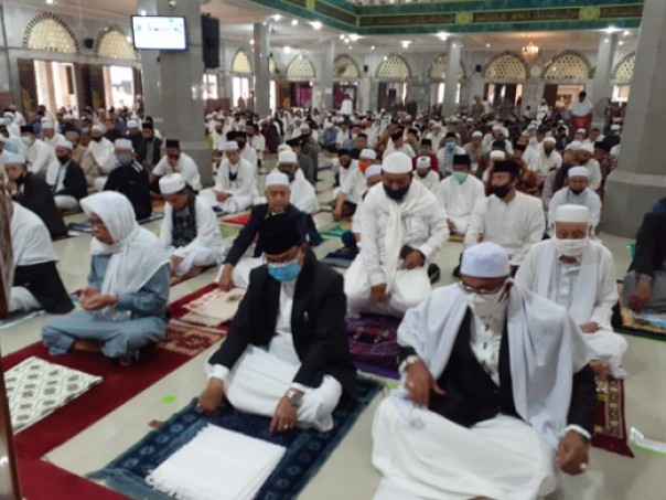 Bupati Inhil salat Idul Adha di Mesjid Agung Al-Huda Tembilahan dengan protokol kesehatan