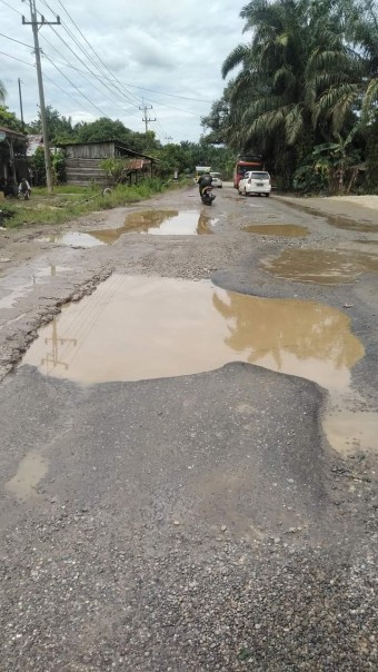 Memprihatinkan Jalan Rusak di Tandun, Rawan Kecelakaan dan Ganggu Perekonomian Masyarakat/R1