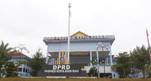 gedung DPRD Kepri di Pulau Dompak Tanjungpinang/net