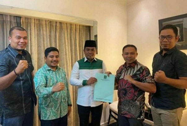 Pasangan Zukri-Nasaruddin terima SK dukungan dari PKB maju Pilkada Pelalawan