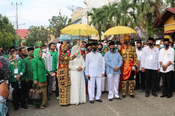 Paslon H Mursini-Indra Putra melakukan Deklarasi bersama Parpol Pendukung, melakukan pendaftaran  ke KPU Kuansing/R24