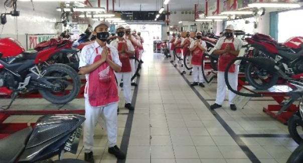 Tim mekanik AHASS Riau
