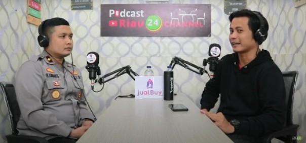 Kapolsek Tampan, Kompol Hotmartua Ambarita dalam podcast Riau24 Channel 