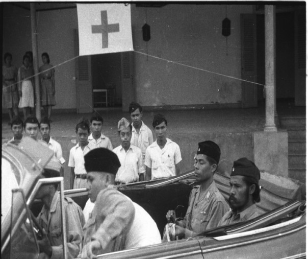 Jenderal Sudirman melakukan inspeksi di Jawa Timur pada Juni 1946 (foto: Istimewa/internet)