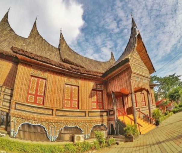 Ilustrasi Rumah Gonjong (Foto: Istimewa/internet)