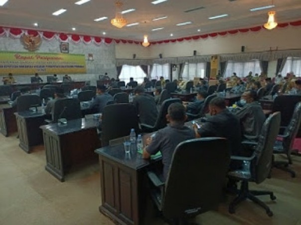 Suasana didalam ruang rapat DPRD Inhu menggelar rapat paripurna rancangan APBD Perubahan tahun anggaran 2020, Selasa 29 September 2020