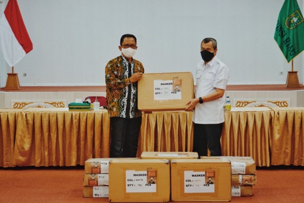 RAPP Serahkan Ratusan Ribu Masker ke Pemprov Riau/ist