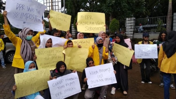 Demo Tolak UU Ciptaker di Sumbar Meluas/langgam.id