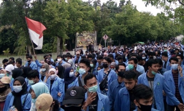 Mahasiswa Massa aksi