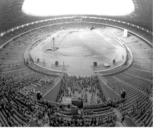 Stadion Gelora Bung Karno dari tribune penonton (Foto: Istimewa/internet)