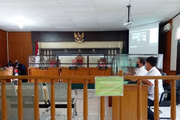 Saat sidang