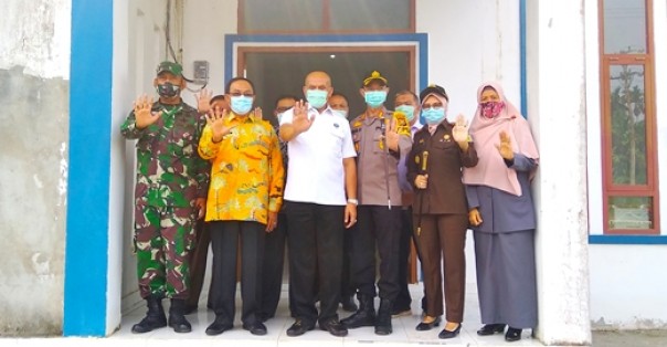 Kepala BNNP Riau bersama Bupati dan Forkopimda Inhil di kantor BNNK Inhil