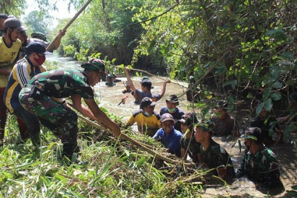 Ketua DPRD Inhil bersama unsur kecamatan dan masyarakat