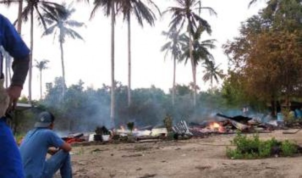 rumah terbakar di Bintan