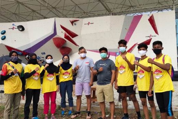 Para atlet panjat tebing Riau saat mengikuti seleknas PP FPTI di Jabar