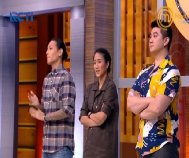 Chef Juna, Chef Arnold dan Chef Renatta dalam MasterChef Indonesia episode 16 season 7 (Foto: Istimewa/internet)