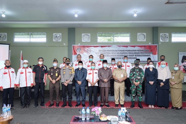 Bupati Inhil bersama Kepala Kesbangpol Riau dan FPK se Kabupaten Inhil