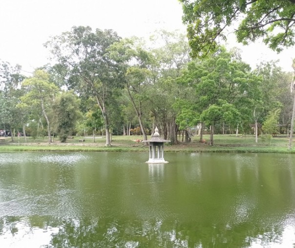 Salah satu kolam berukuran besar di Taman Alam Mayang Pekanbaru, Kamis (10/12/2020). Foto: Surya/Riau1.