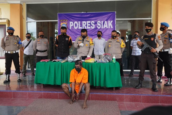 Polres Siak ekspos pengungkapan kasus penganiayaan pedagang pecah belah keliling