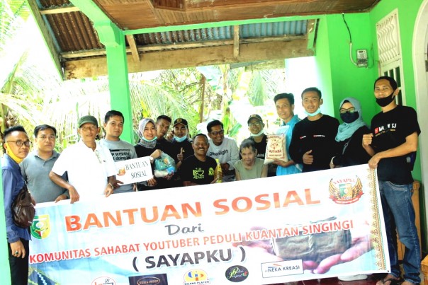 Komunitas Sayapku Salurkan bantuan/24