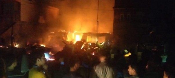 Diduga Akibat Arus Pendek Listrik, 4 Warung Makan di Jalan Lintas Duri Hangus Terbakar
