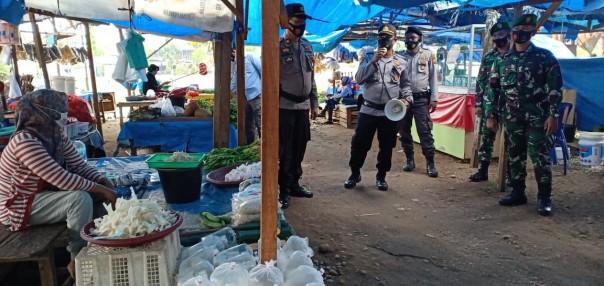 Kapolres bersama TNI Kodim 0302 INHU melakukan Patroli di Pasar Modern/zar