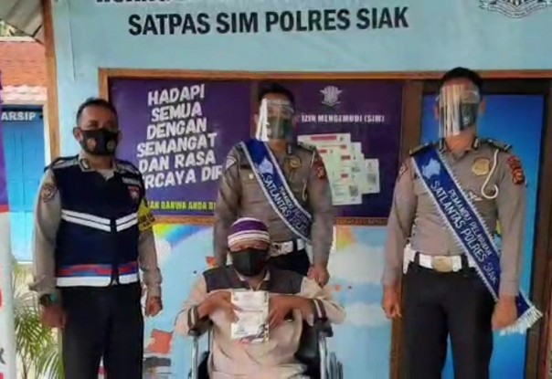 Tak Perlu Antri, Warga Penyandang Disabilitas Dapat Mengurus SIM Khusus Dengan Nyaman dan Aman di Satpas SIM Perawang