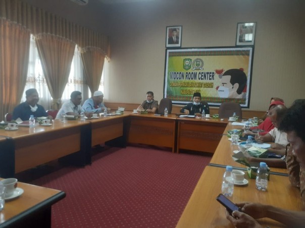 Akses Jalan Ke Kebun Masyarakat di Portal PT Arara Abadi, Warga Dosan Ngadu Ke DPRD