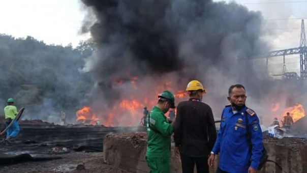 Tumpukan Pipa Fiber Milik PLTU Ombilin Terbakar/langgam.id