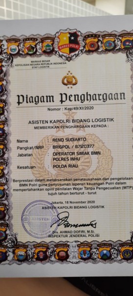 Anggota Polri Ini Terima Penghargaan dari Aslog Kapolri