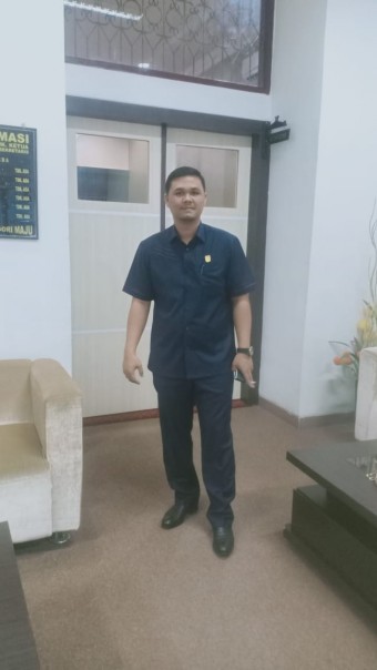 Ketua DPRD Kuansing DR Adam SH MH/Zar