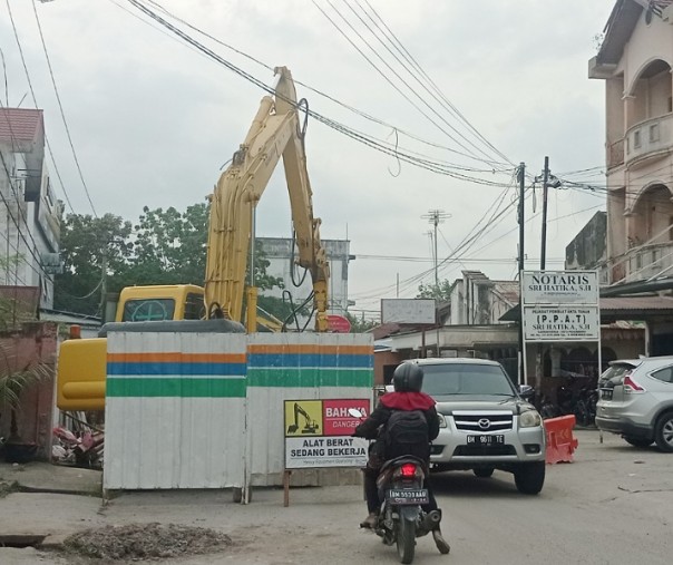 Proyek galian IPAL di Kecamatan Sukajadi Pekanbaru. Foto: Surya/Riau1.