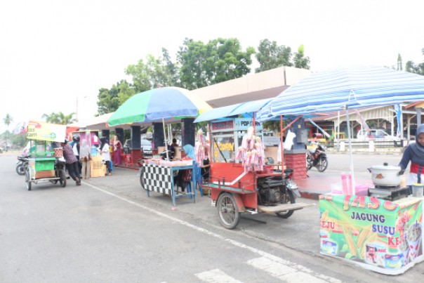 Pedagang Takjil di Pasar Teluk Kuantan /Zar