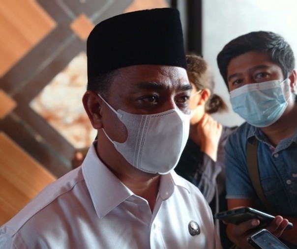 Plt Kepala DPMPTSP sekaligus Sekdako Pekanbaru M Jamil. Foto: Surya/Riau1.