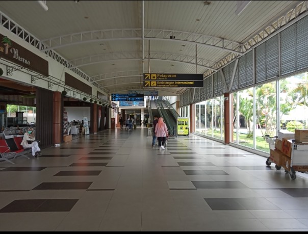 Kondisi bandara SSK II Pekanbaru, Provinsi Riau terlihat sepi