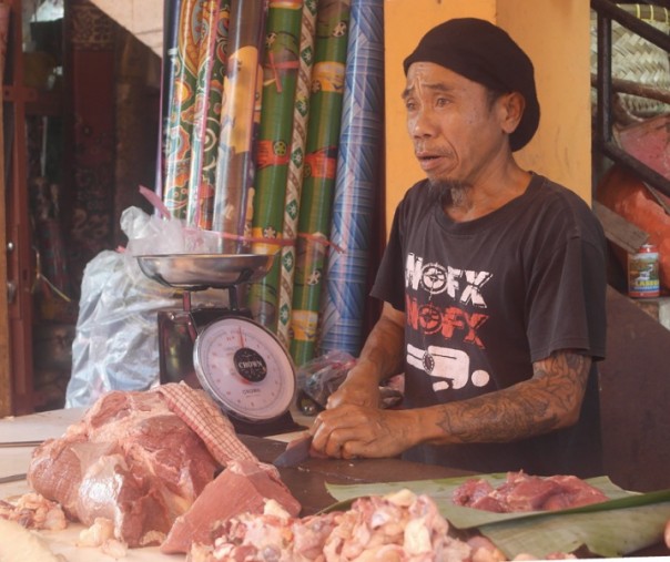 Pedagang daging sapi. Foto: Surya/Riau1.