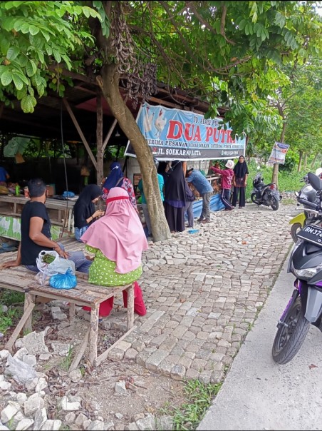 Kedai ayam potong Yenita di Jalan Soekarno Hatta