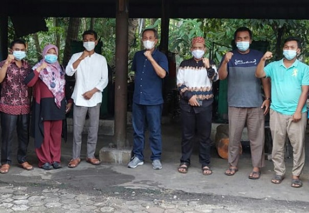Kadisperindagkop-UKM Riau, Asrizal bersama Pengurus Sikim Rumbio Jaya Steel