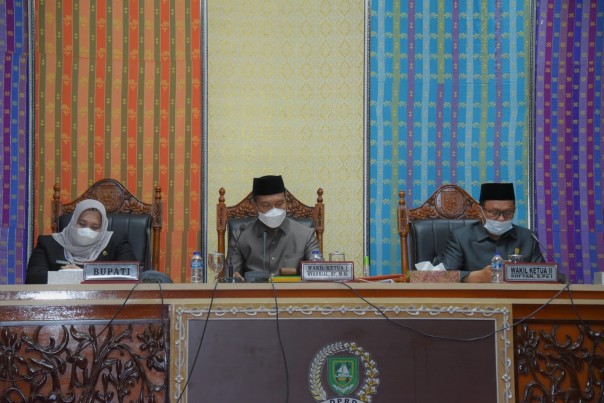 DPRD Bengkalis Kembali menggelar Paripurna Pandangan umum Fraksi-Fraksi DPRD Kabupaten Bengkalis terhadap Penyampaian Rancangan Peraturan Daerah tentang penyampaian Ranperda Pertanggung Jawaban APBD 2020.