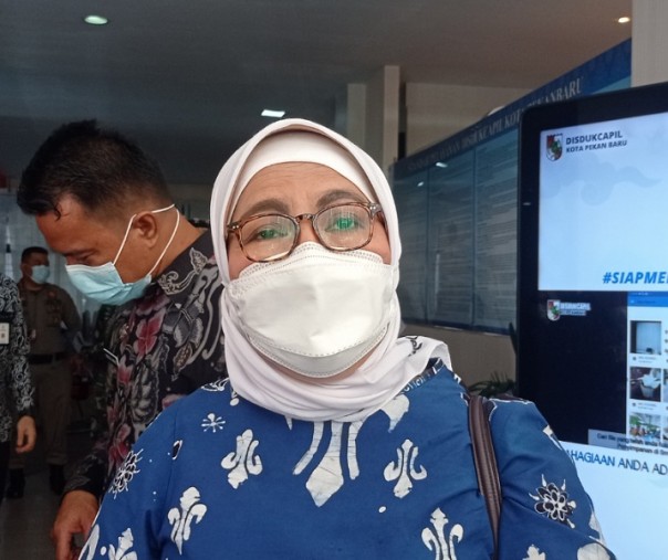 Asisten Deputi Koordinasi Pelaksanaan Kebijakan dan Evaluasi Pelayanan Publik Wilayah II Kemenpan RB Noviana Adrina. Foto: Surya/Riau1.