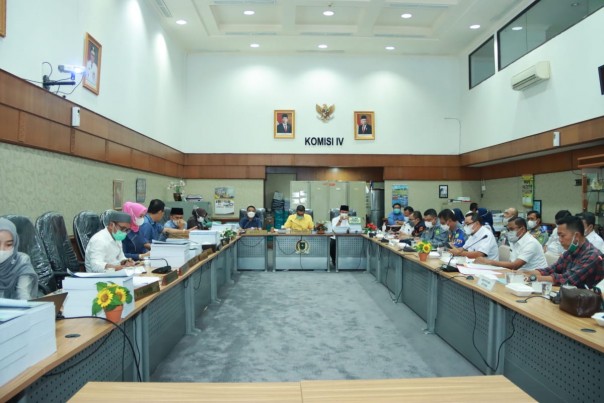 Komisi IV DPRD Riau Hearing dengan FPAN soal jalan Rusak karena ODOL