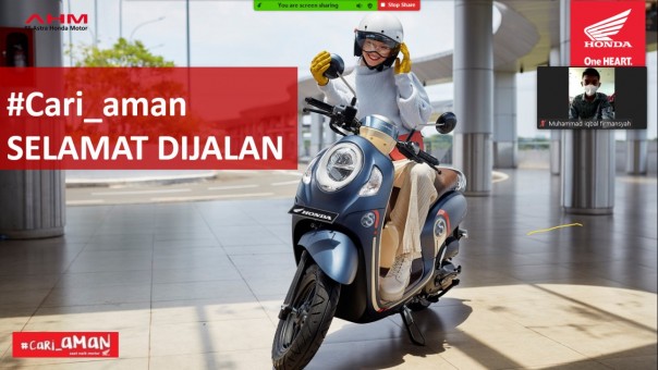 Instruktur Safety Riding Capella Honda Riau, Arif Rahman Hakim saat menggelar webinar safety riding diikuti puluhan siswa MAN 1 Kepulauan Meranti