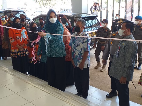 Wakil Bupati Drs H Suhardiman Amby meresmikan gedung Uniks jadi ruang isolasi/zar