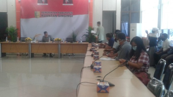 Wakil Bupati H. Suhardiman Amby Rapat bersama Instansi Terkait dengan PT Citra/zar